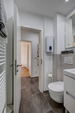 Modernly furnished 2-room apartment for rent - Foto 5