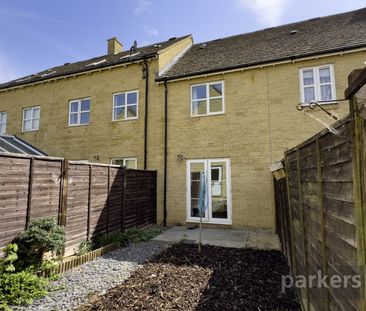 Elmhurst Way, Shilton Park, Carterton, Oxfordshire, OX18 - Photo 1
