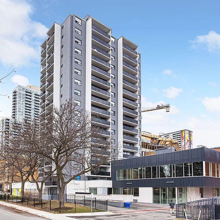 Wellesley Square - Photo 1