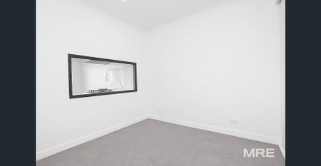 Beautiful and bright in Brunswick West - Photo 5