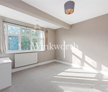 3 bedroom semi-detached house to rent - Photo 3