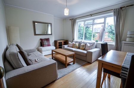 Fairhurst, Compayne Gardens, London, NW6 - Photo 2