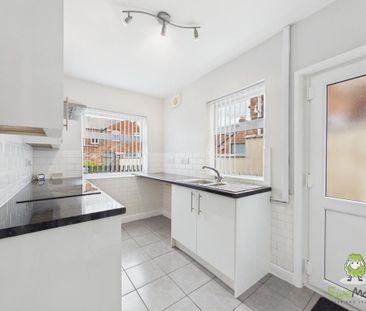 2 bedroom terraced house to rent - Photo 2