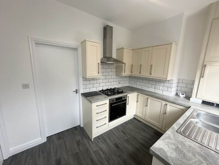 Victoria Grove, Osmondthorpe, Leeds - Photo 3