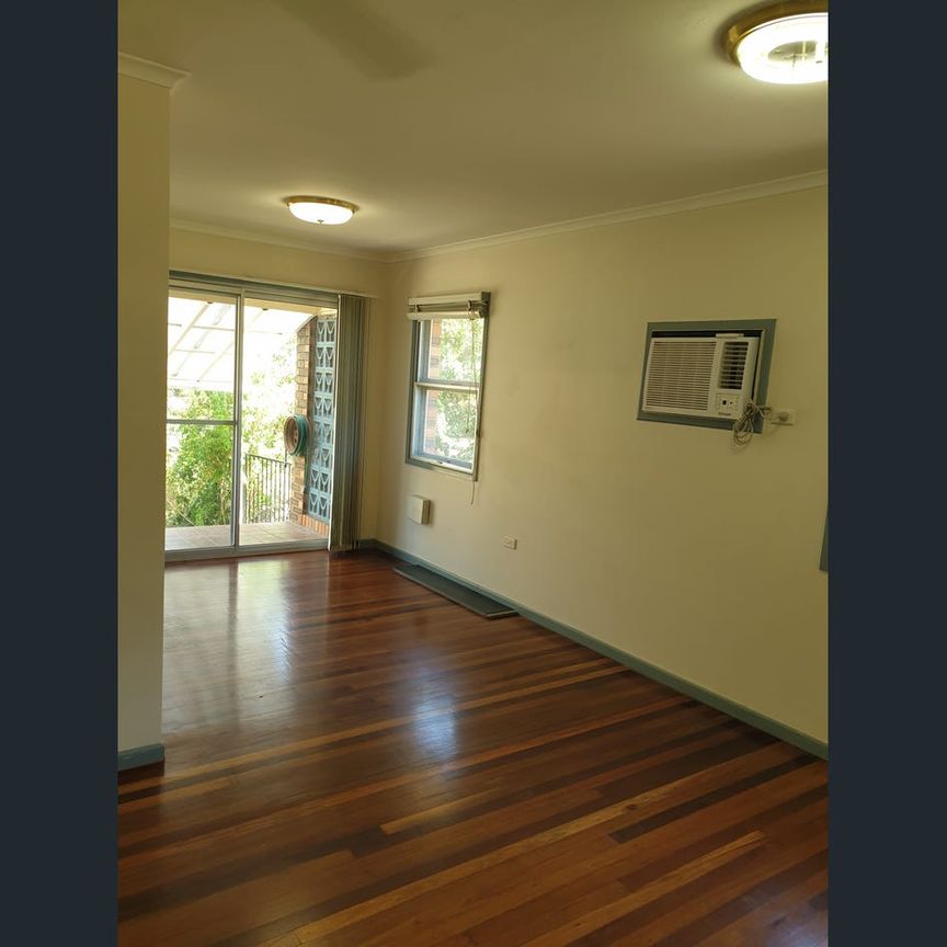 Break Lease 3 Bedroom brick home. - Photo 1