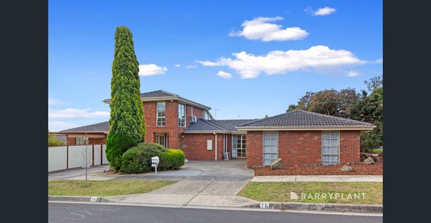 Experience Luxury Living: Modern Kitchen, Spacious Rooms, and More! - Photo 1