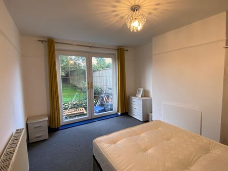 4 Bed Semi-Detached House, Stonebridge Park, BS5 - Photo 4