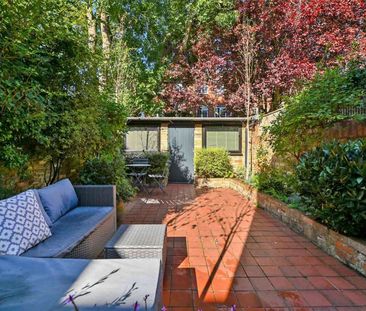 A beautifully presented period home with flexible accommodation and... - Photo 5