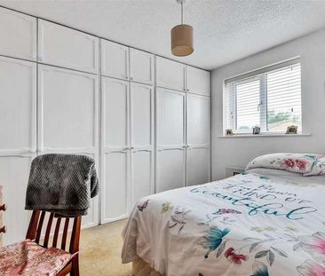 Lowestoft Drive, Cippenham, SL1 - Photo 4