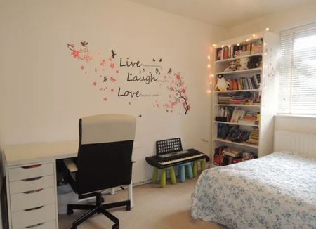 3 Bed Flat, Thorpe Hall Mansions, W5 - Photo 4