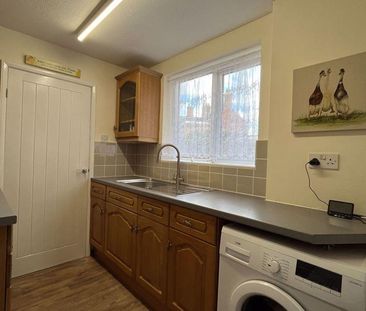 2 bedroom terraced house to rent - Photo 4