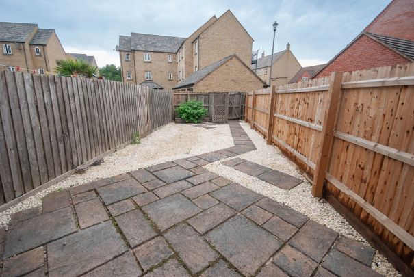 Avocet Close, Coton Park, Rugby, CV23 - Photo 1