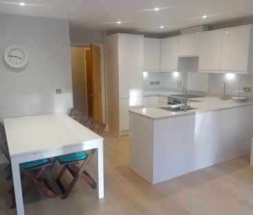 3 bedroom end of terrace house to rent - Photo 4