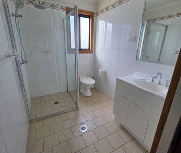 Spacious 4-Bedroom Family Home - Photo 5