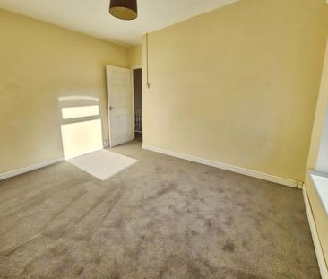 3 bedroom end of terrace house to rent - Photo 6