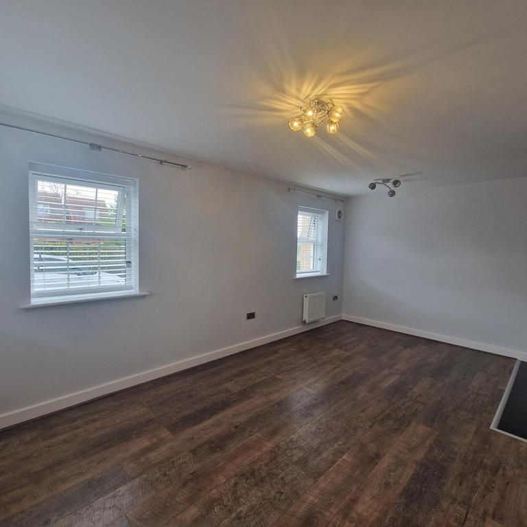 2 bedroom property to rent - Photo 1