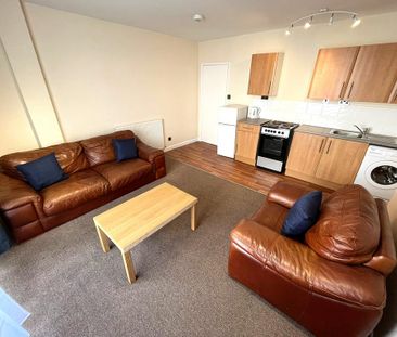 1 bedroom flat to rent - Photo 3