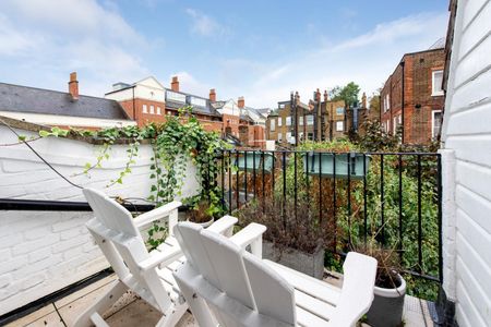 New End, Hampstead, London - Photo 2