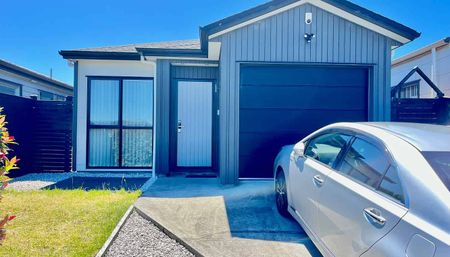 Beautiful 3 Bedroom House in Takanini - Photo 4