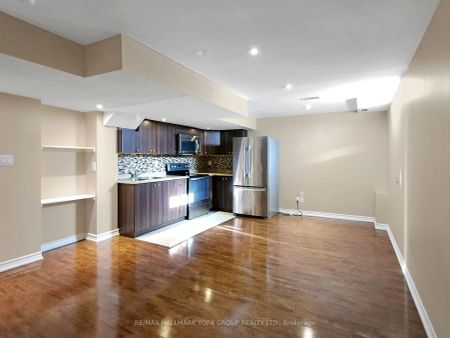 Detached Home For Lease | N9237268 - Photo 5