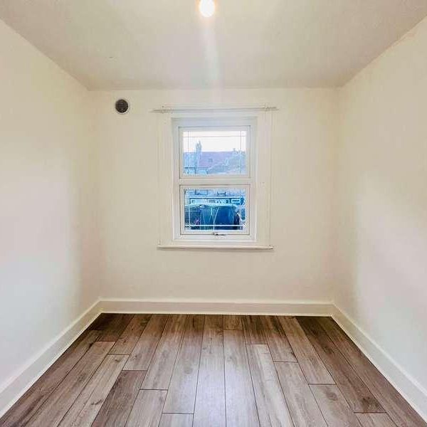 Glynfield Road, London, NW10 - Photo 1