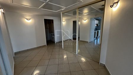 T3 de 113m² - Rue Bourgelat à Lyon 2ème - Photo 3