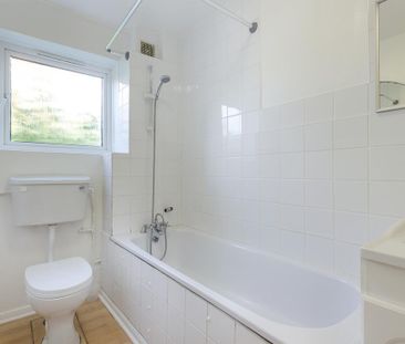 1 bedroom ground floor flat to rent - Photo 3