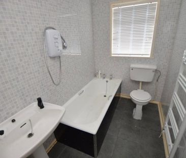 3 bedroom terraced house to rent - Photo 4