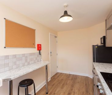 129 Colne Road, Burnley - Photo 4