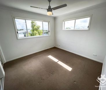 Townhouse - Garage and Carport - Photo 4