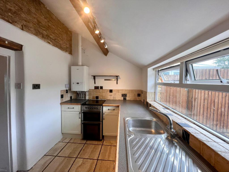 2 bedroom cottage to rent - Photo 3