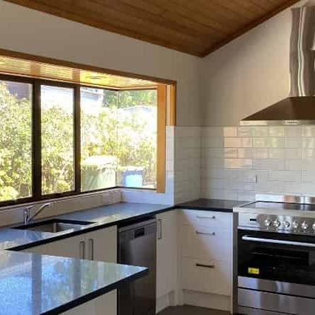 Newly renovated family-sized stunner! - Photo 1