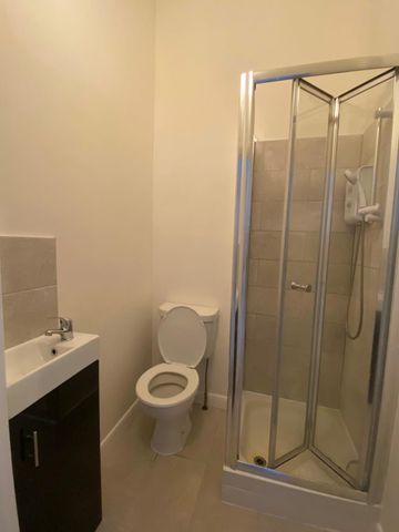 Studio Flat, Auckland Road, SE19 - Photo 2