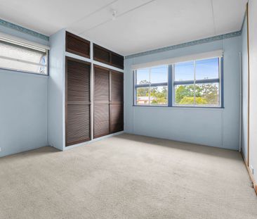 Comfortable Home on Large Block - Photo 5