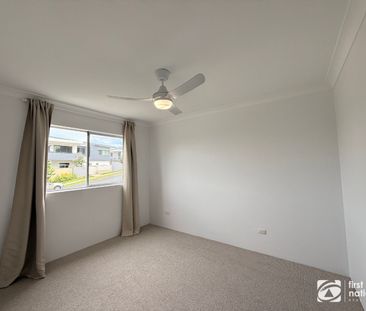 Coastal convenience at its best - Photo 2