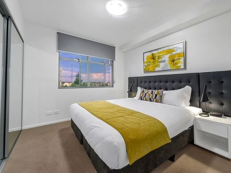 Furnished Two Bedroom In Great Inner-City Location - Photo 4