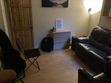 8 Surrey Street - Photo 2