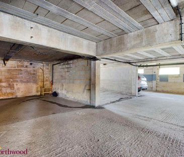 Christchurch Court, Banbury, OX16 - Photo 4