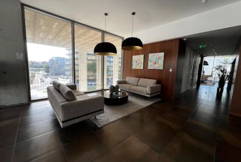 Apartamento T1 mobilado e equipado na zona do Cais da Fonte Nova (centro de Aveiro) .