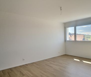 Moderne 4.5 Zimmerwohnung in Heitenried - Photo 6