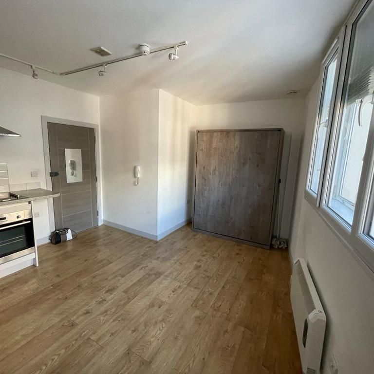Studio to rent - Photo 1