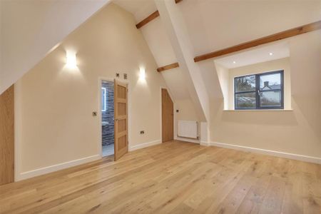 4 bedroom semi-detached house to rent - Photo 3