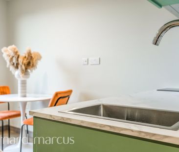 Victoria Road, FELTHAM - Photo 3