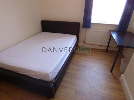 4 bedroom terraced house to rent - Photo 3