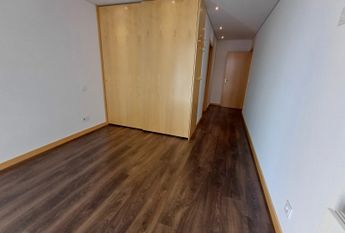 Apartamento T2 junto ao Centro Comercial Glicínias