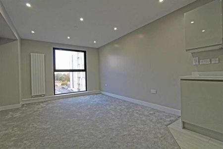 Victoria Avenue, Southend On Sea, SS2 - Photo 2