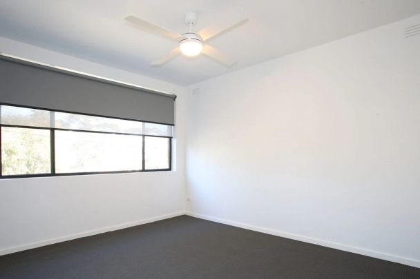 2 Bedroom Modern Unit - Photo 1
