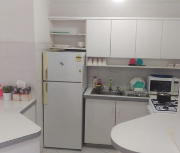 Furnished apartment with fantastic city and river views - Photo 3