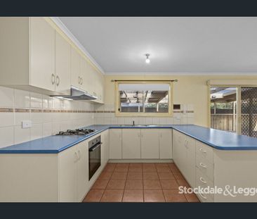 Comfortable & Spacious Family Living - Photo 5