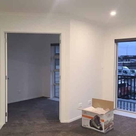 Large Townhouse - Photo 4